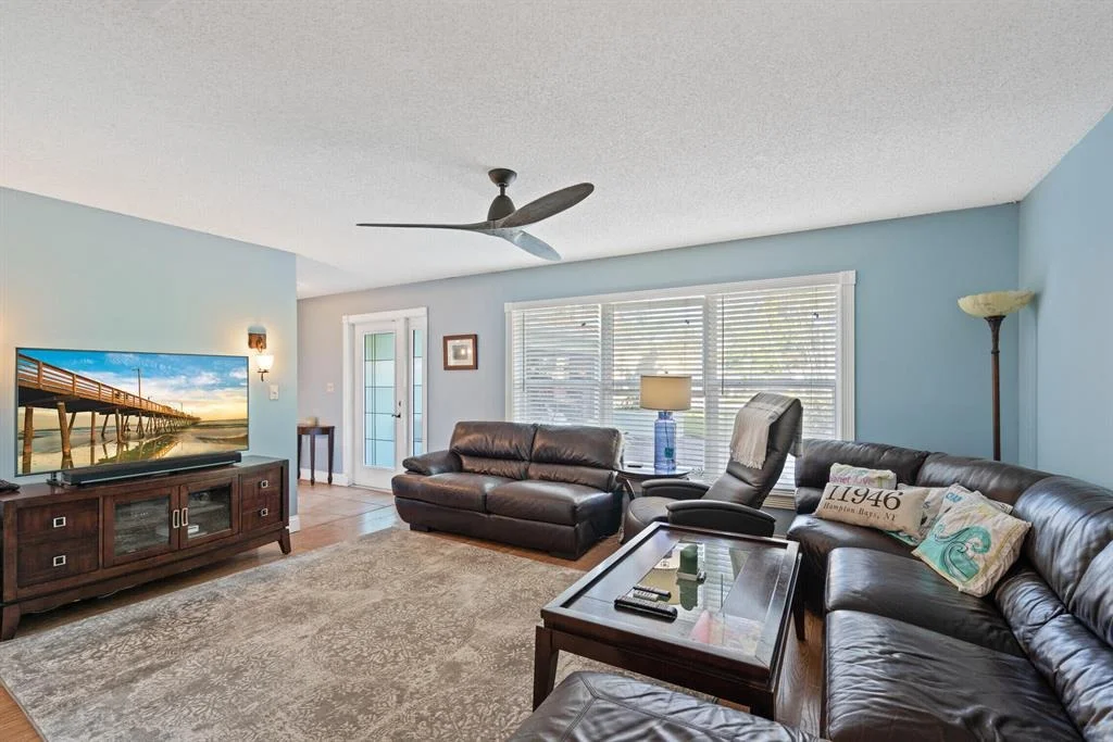 Photo of 262 Foresteria Drive