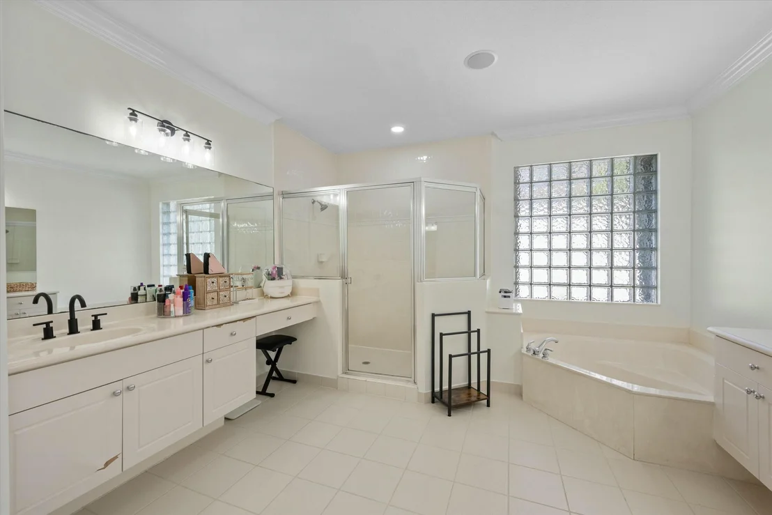 Photo of 1386 Beacon Circle