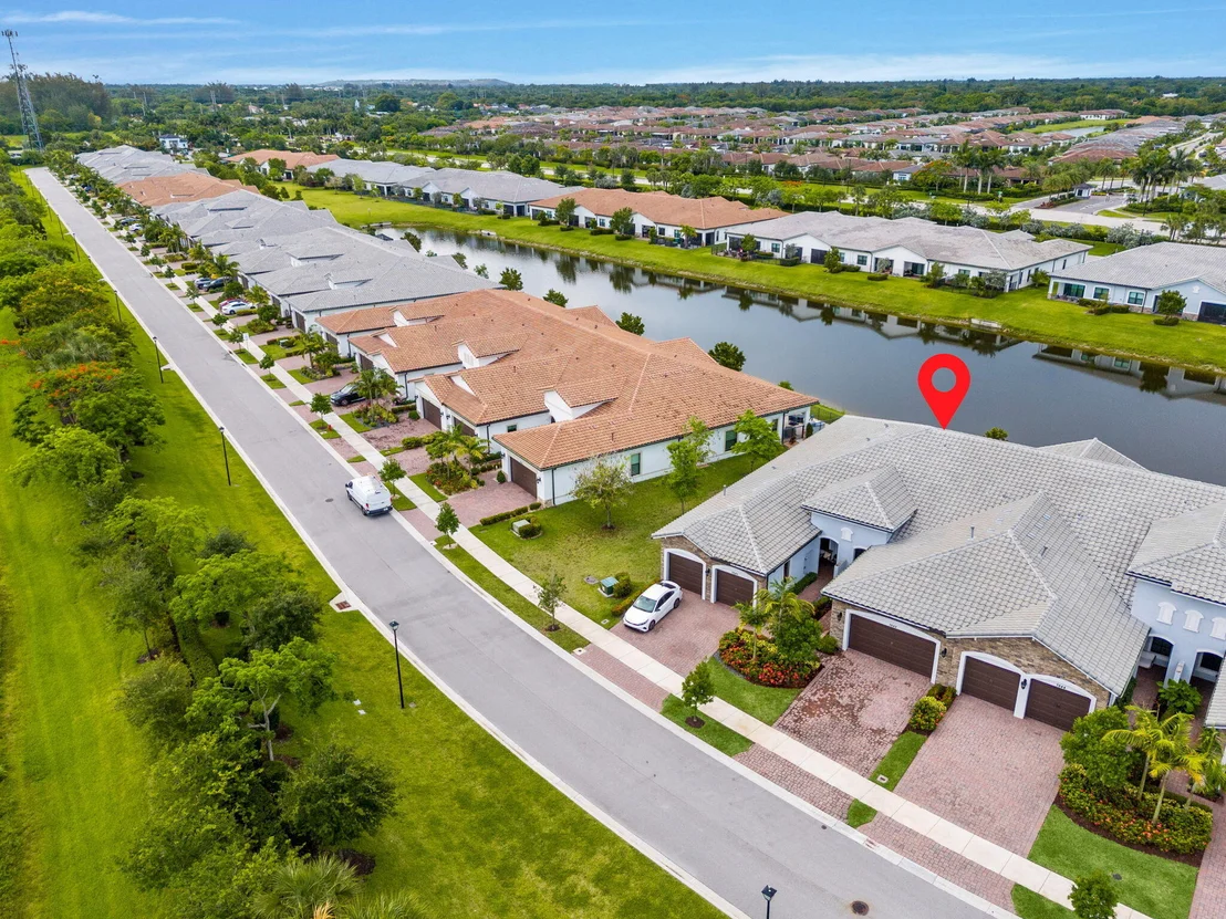 Photo of 7642 N Blue Spring Drive