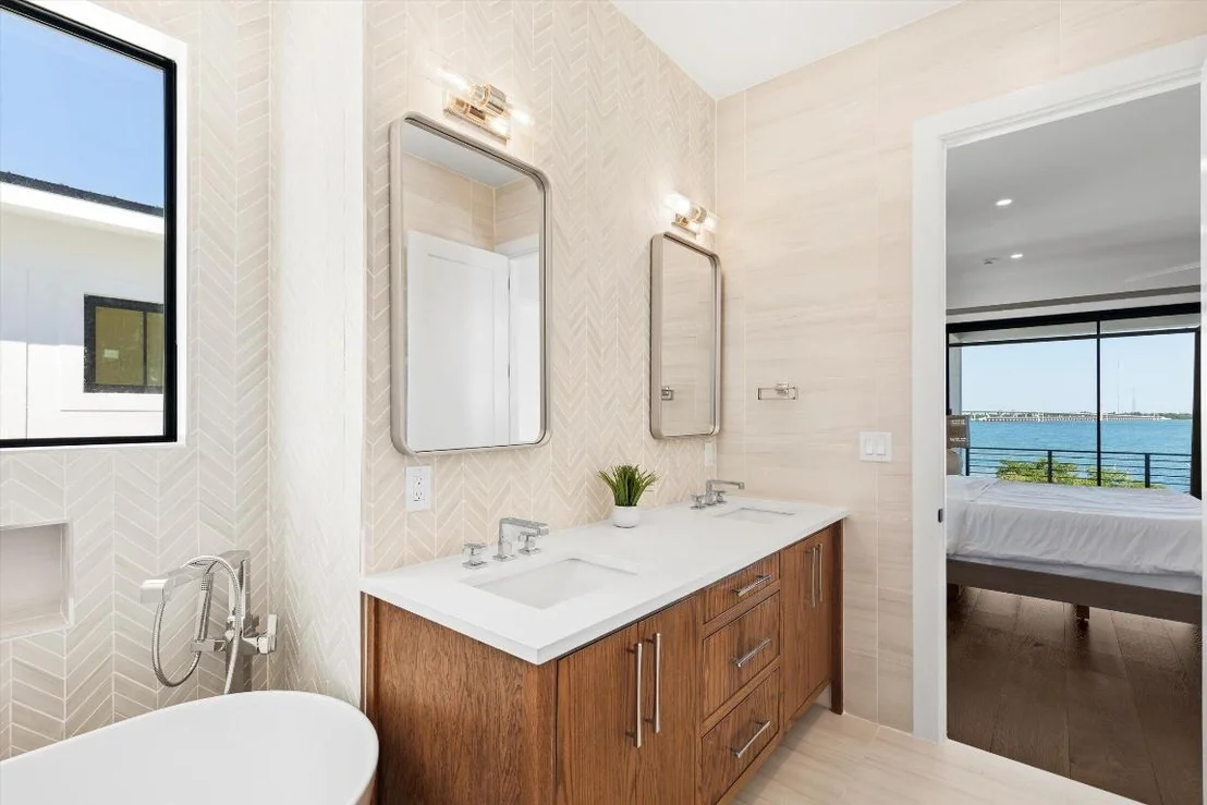 Photo of Unit UNIT3 at 231 E Shore Drive