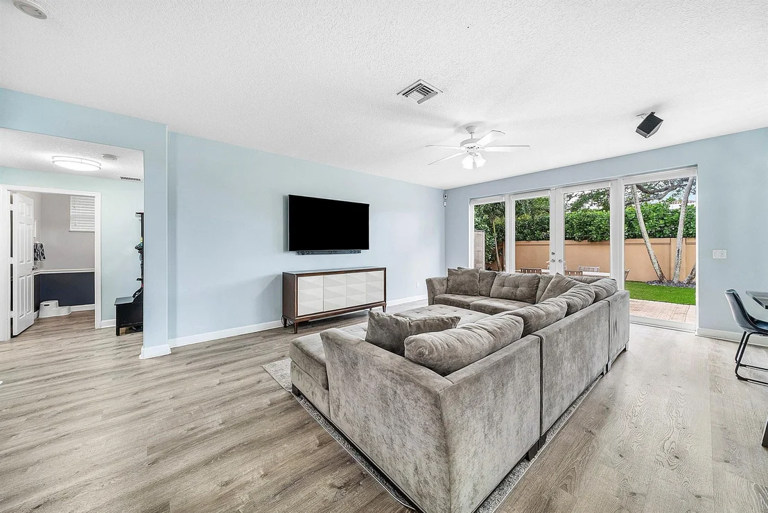 Photo of 1624 W Classical Boulevard