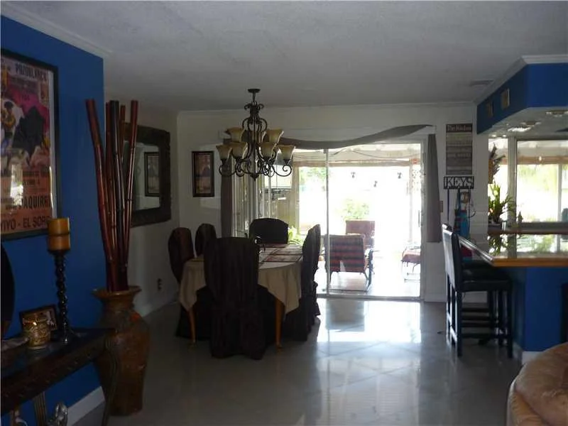 Photo of 6298 Lakeshore Drive