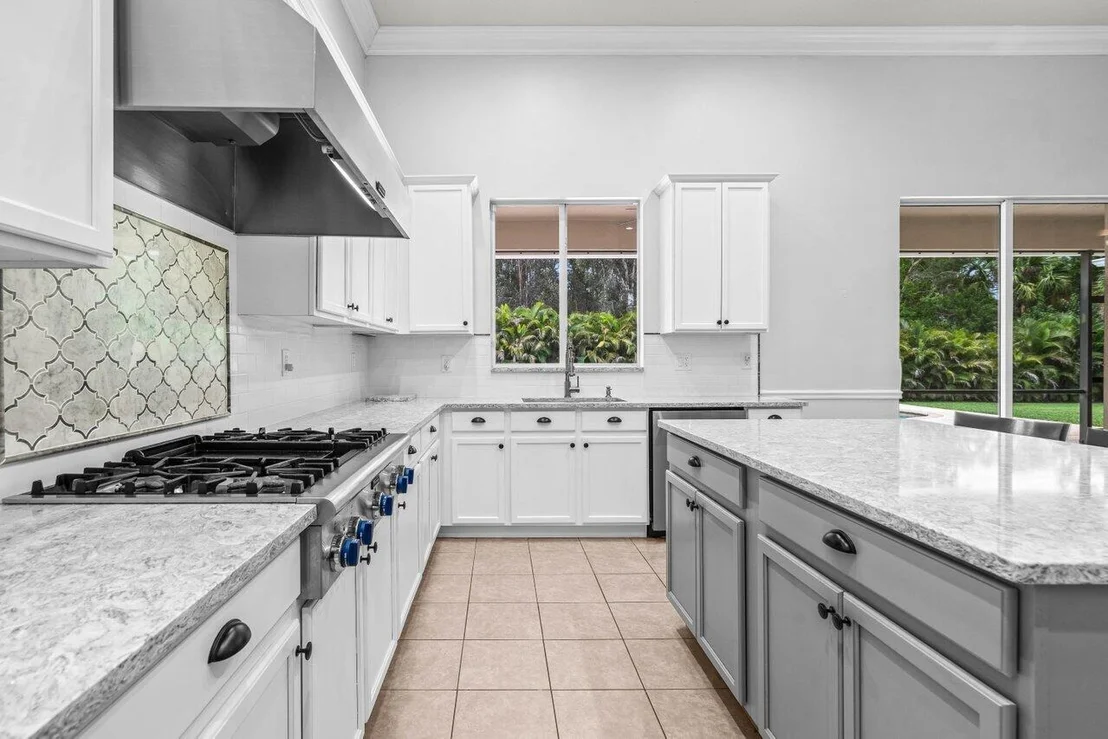 Photo of 18301 Hamlin Boulevard