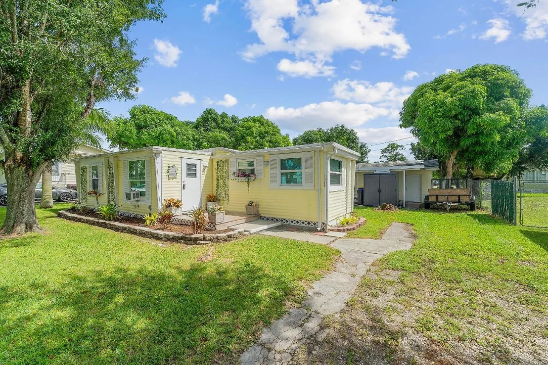 Photo of 2886 SE La Palma Terrace