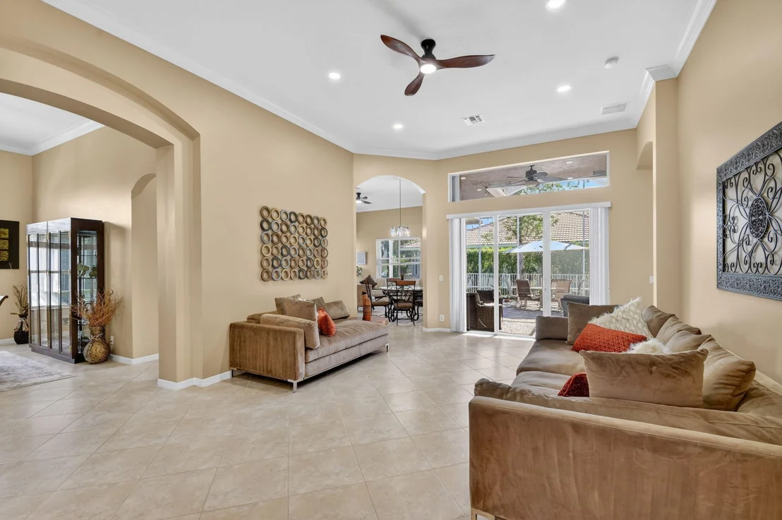 Photo of 6664 Murano Way