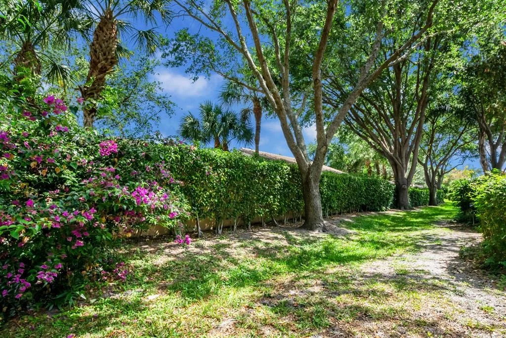 Photo of 6863 Viale Elizabeth