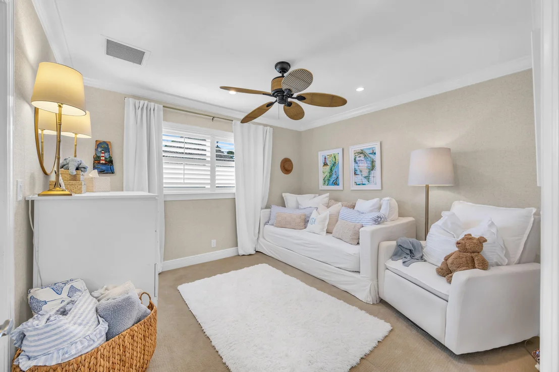Photo of 366 ELM Avenue