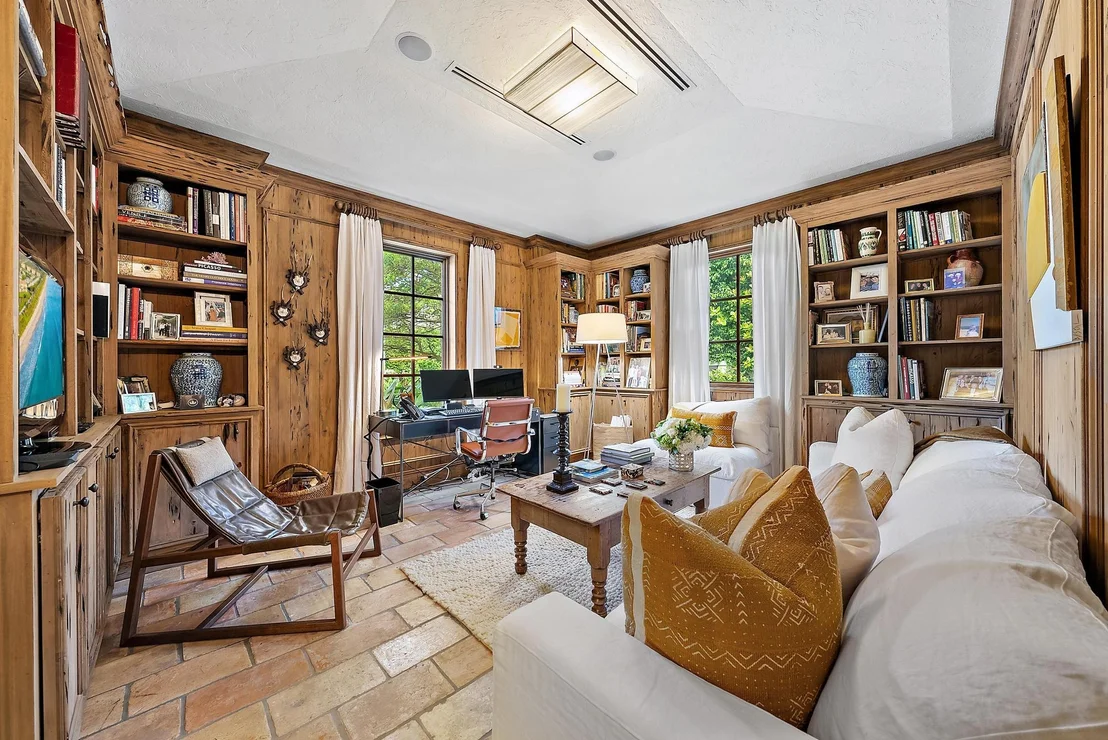 Photo of 234 Ridgeview Drive
