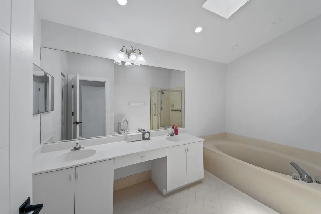 Photo of 22586 Esplanada Drive