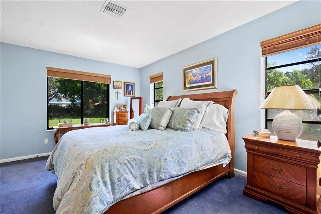 Photo of 901 Alamanda Drive