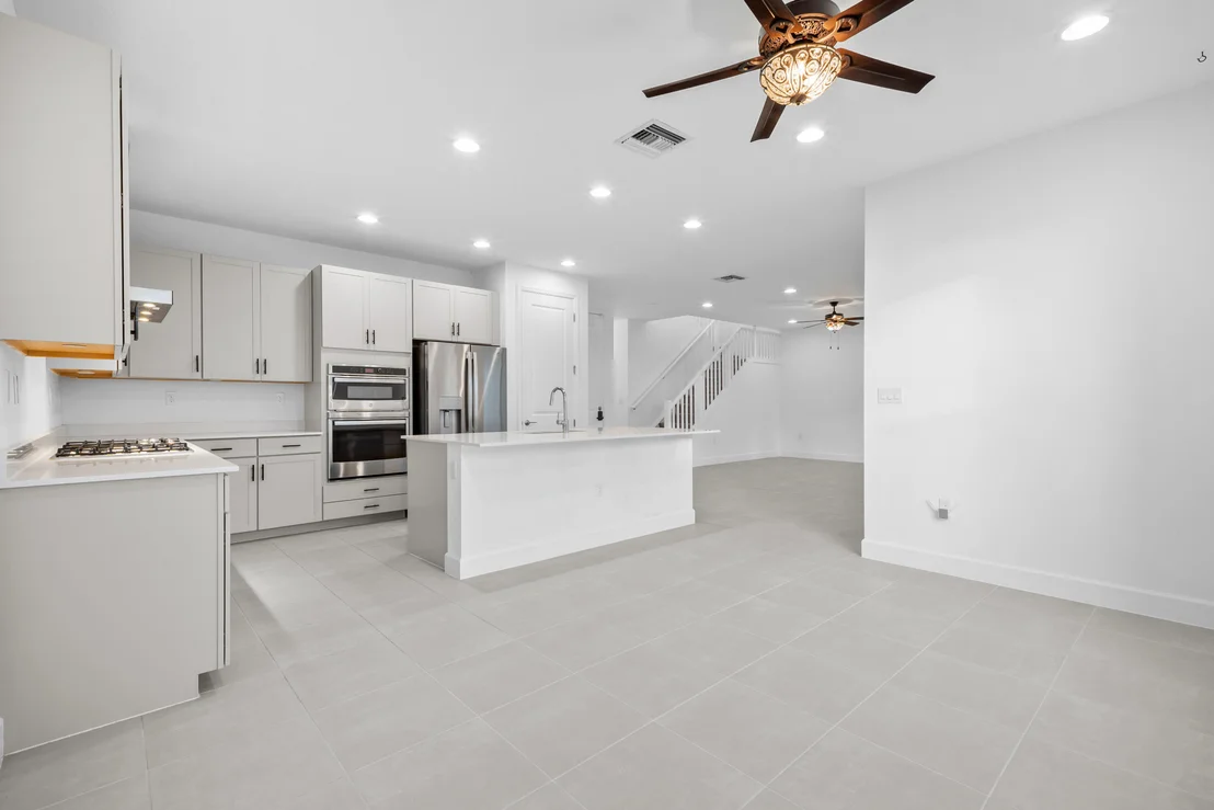 Photo of 1403 Thistle Place