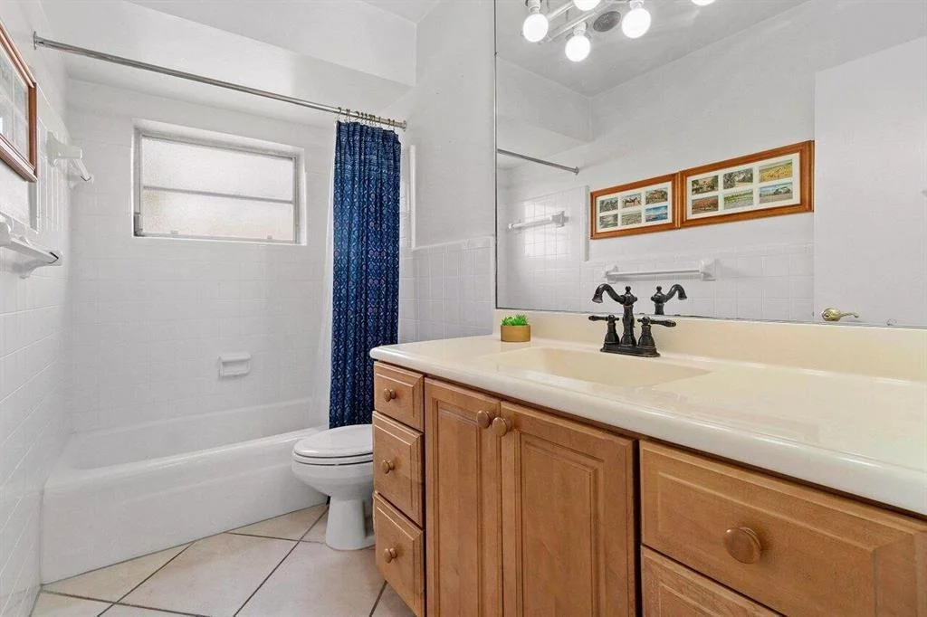 Photo of 827 NW 6th Drive