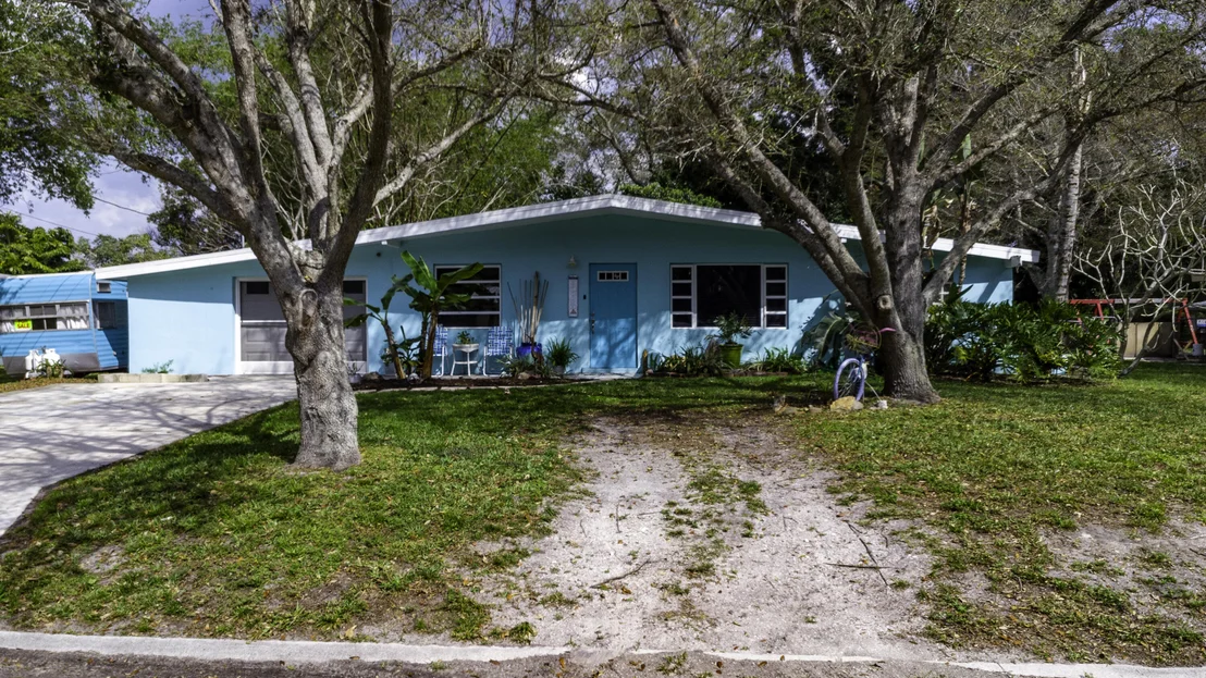 Photo of 3030 Summit Street