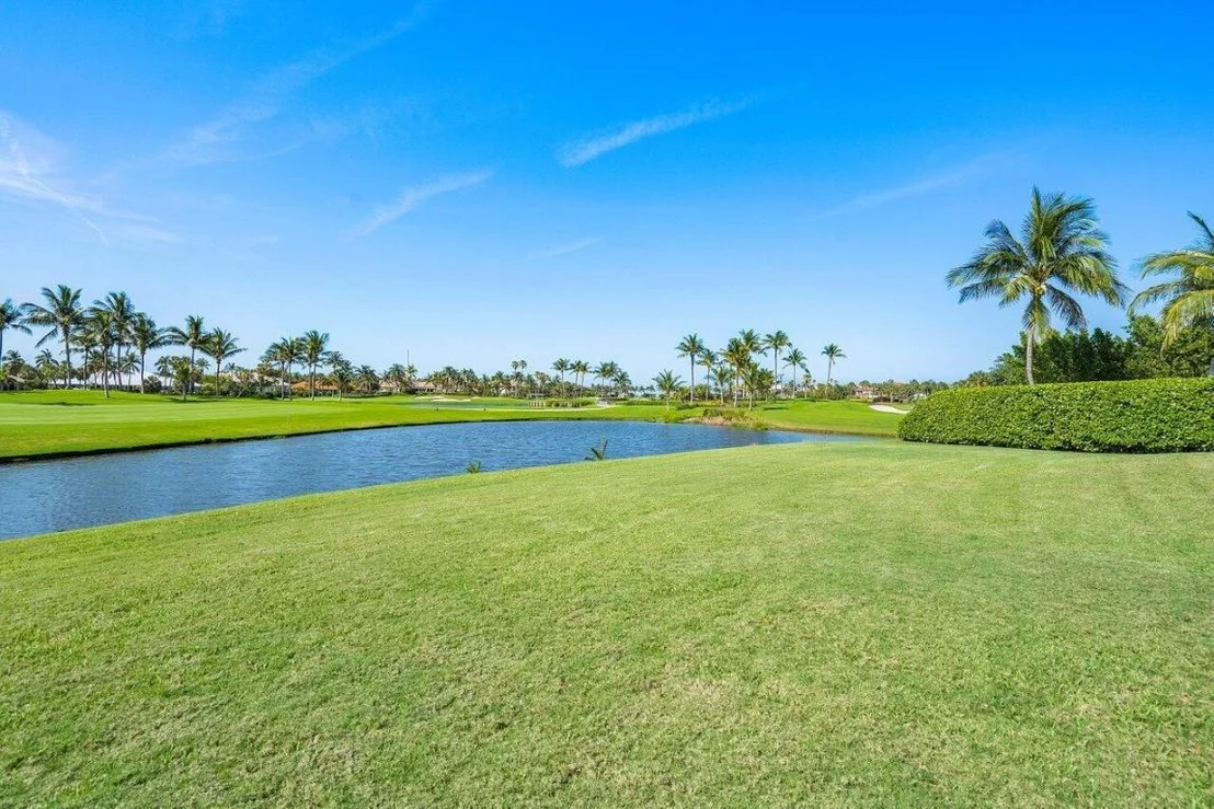 Photo of 2160 SE Golfview Lane
