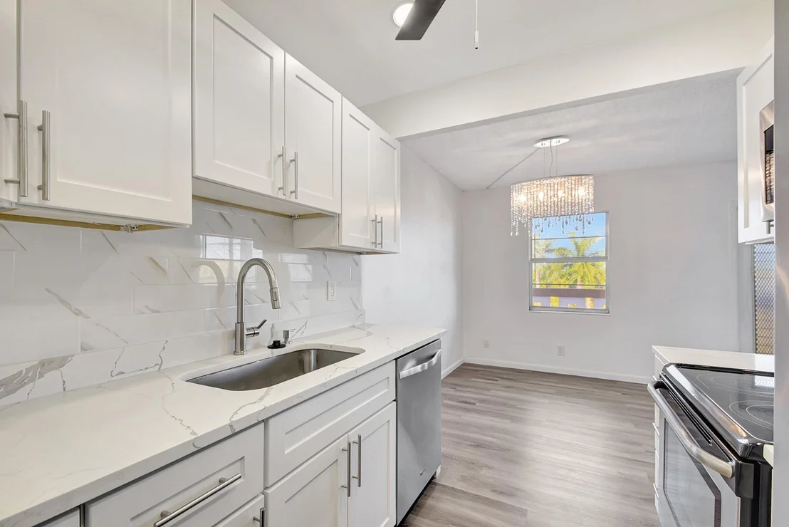 Photo of 4015 Cornwall A