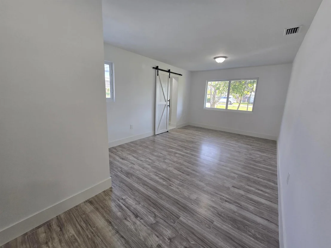 Photo of 6545 NE 8th Lane