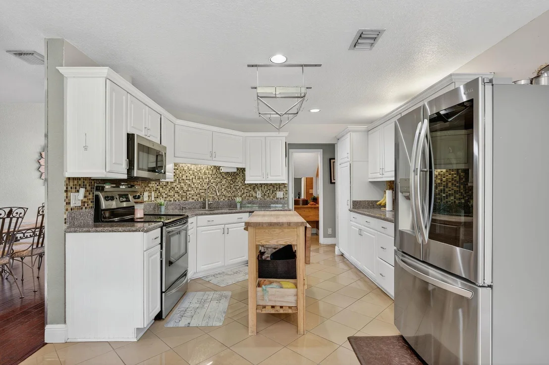 Photo of 5565 American Circle
