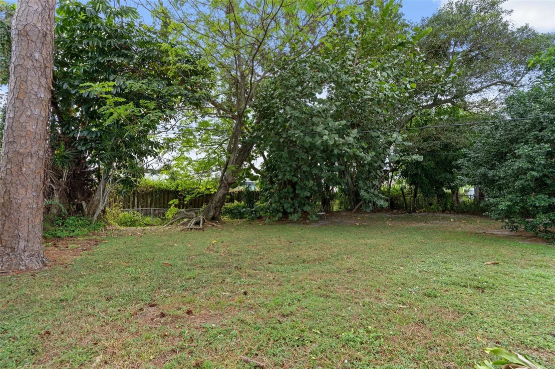 Photo of 5068 Buchanan
