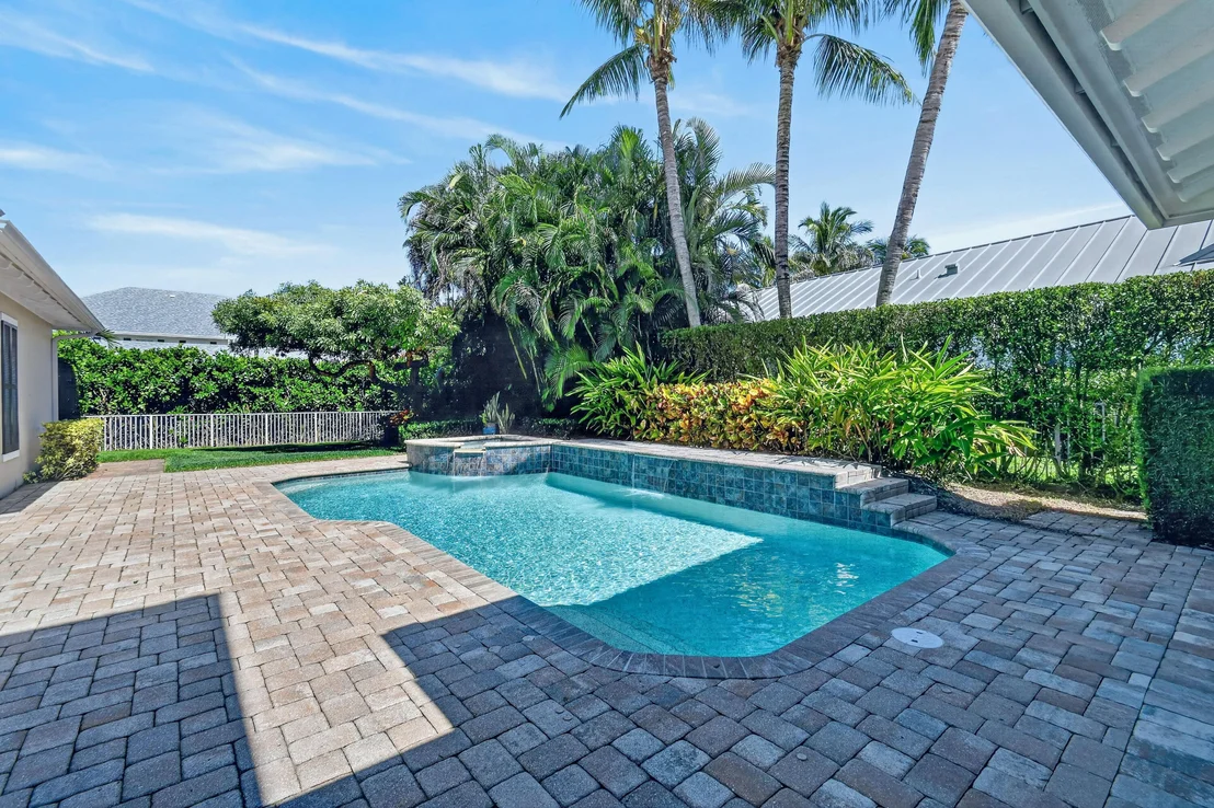 Photo of 2664 Greenway Drive