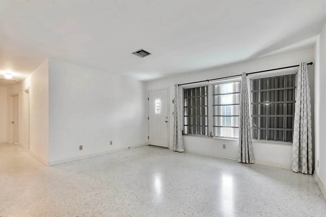 Photo of 541 Ebbtide Drive