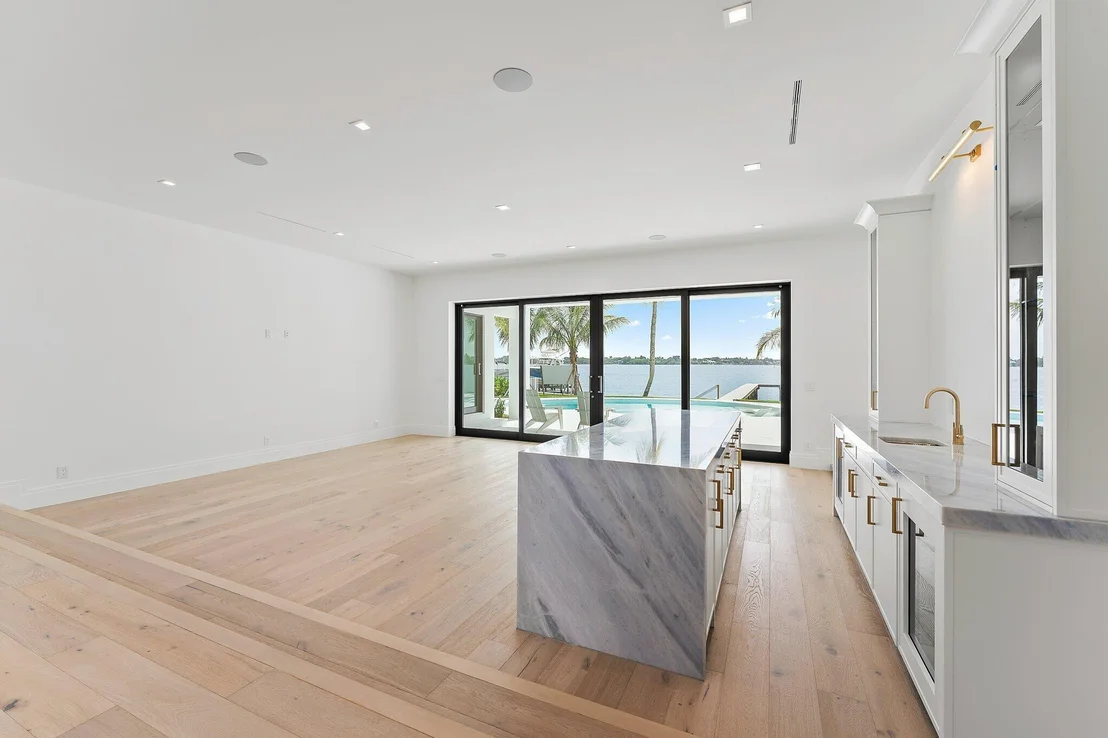 Photo of 21 Bay Harbor Road