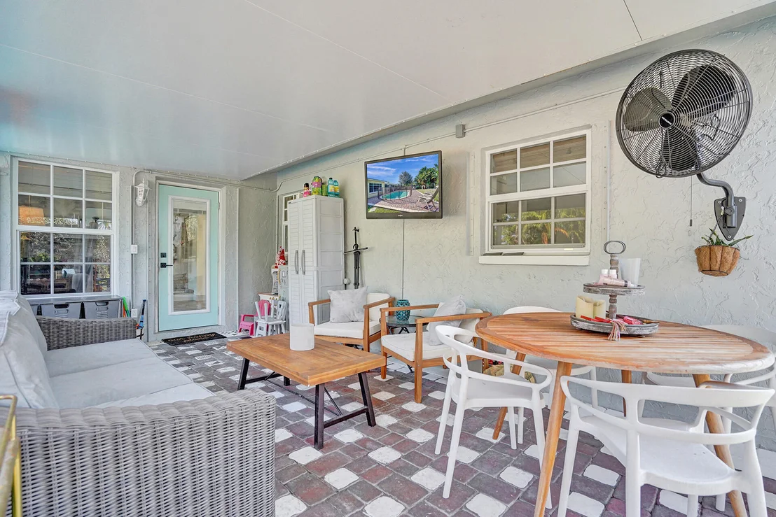Photo of 357 NW 23rd Street