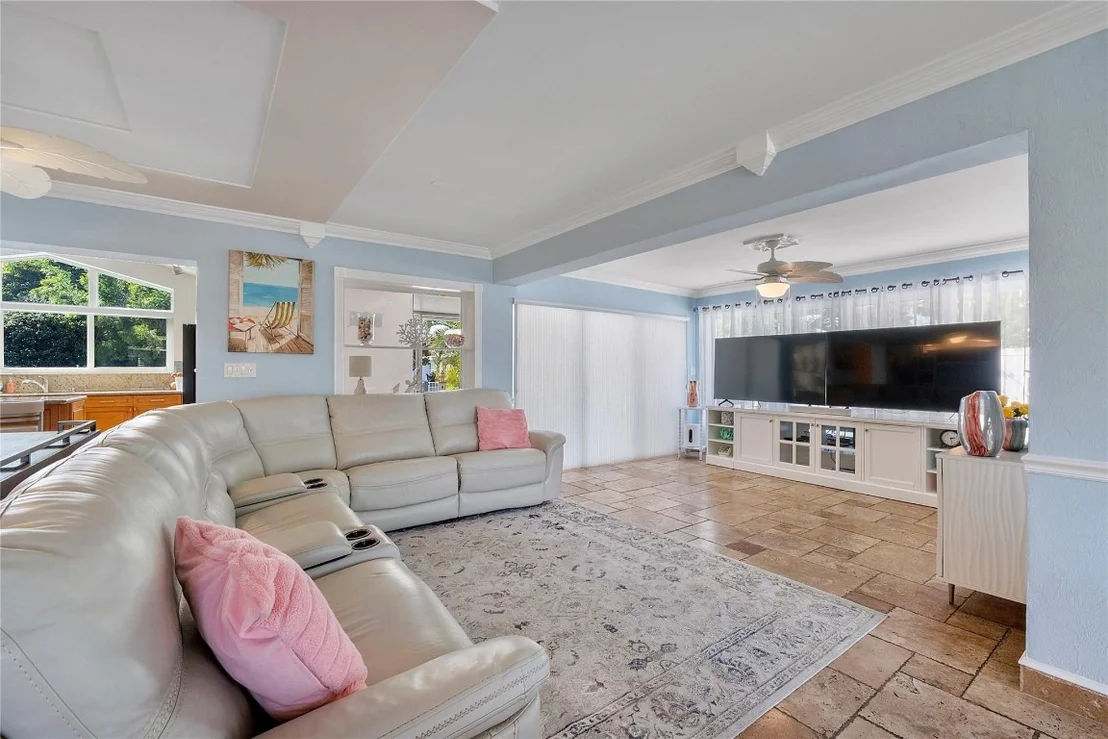 Photo of 731 SE 4th Avenue