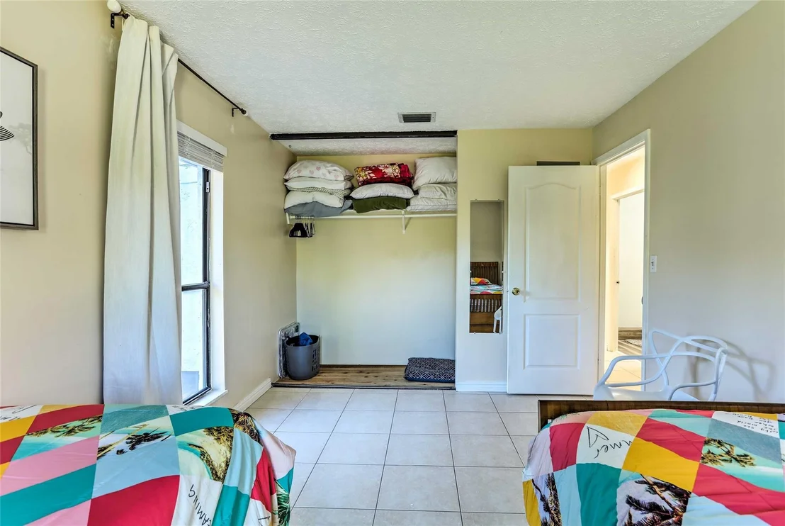 Photo of 928 Jackson Way
