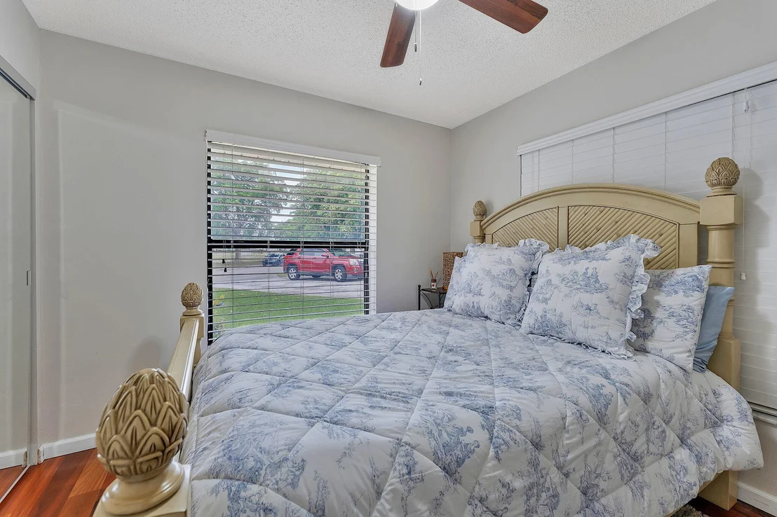 Photo of 249 SW 9th Circle