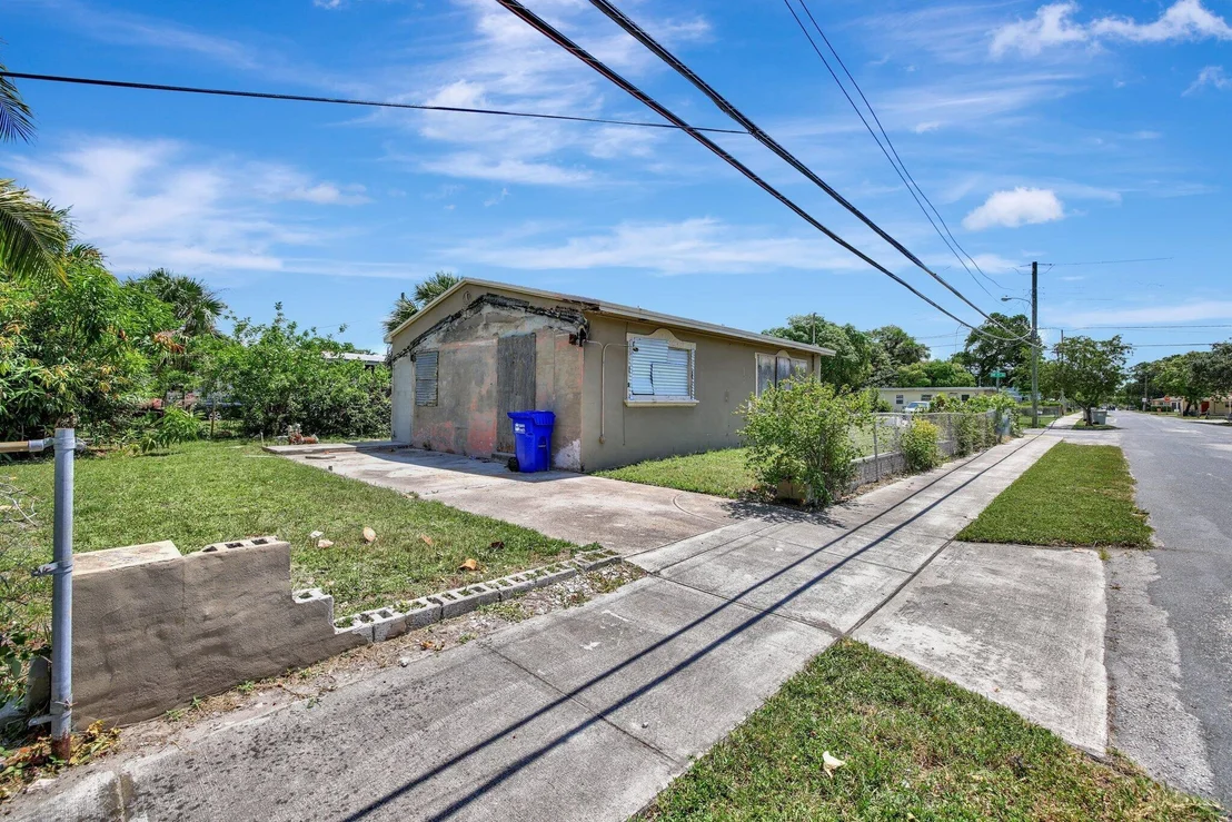 Photo of 601 NW 9th Avenue