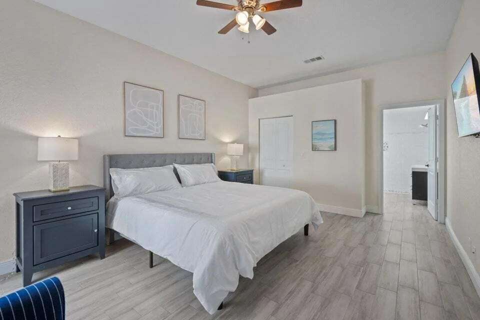 Photo of 1050 Aviary Road