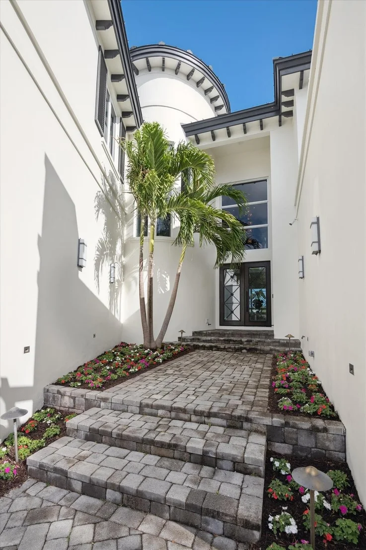 Photo of 2400 Bay Drive