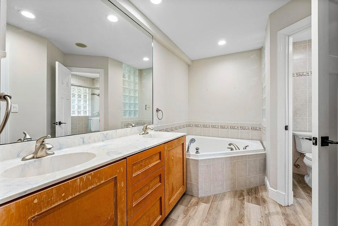 Photo of 2425 NW 36th Street