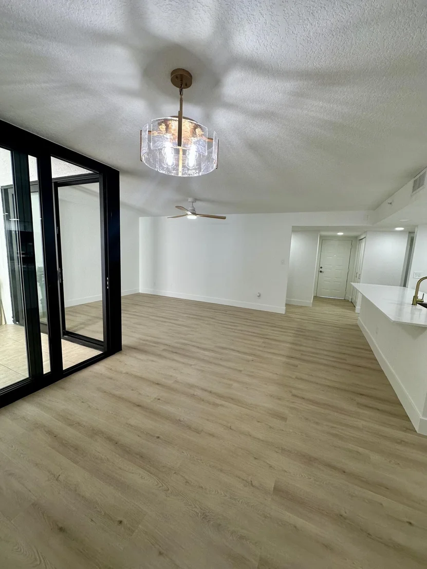 Photo of Unit F405 at 950 Lavers Circle