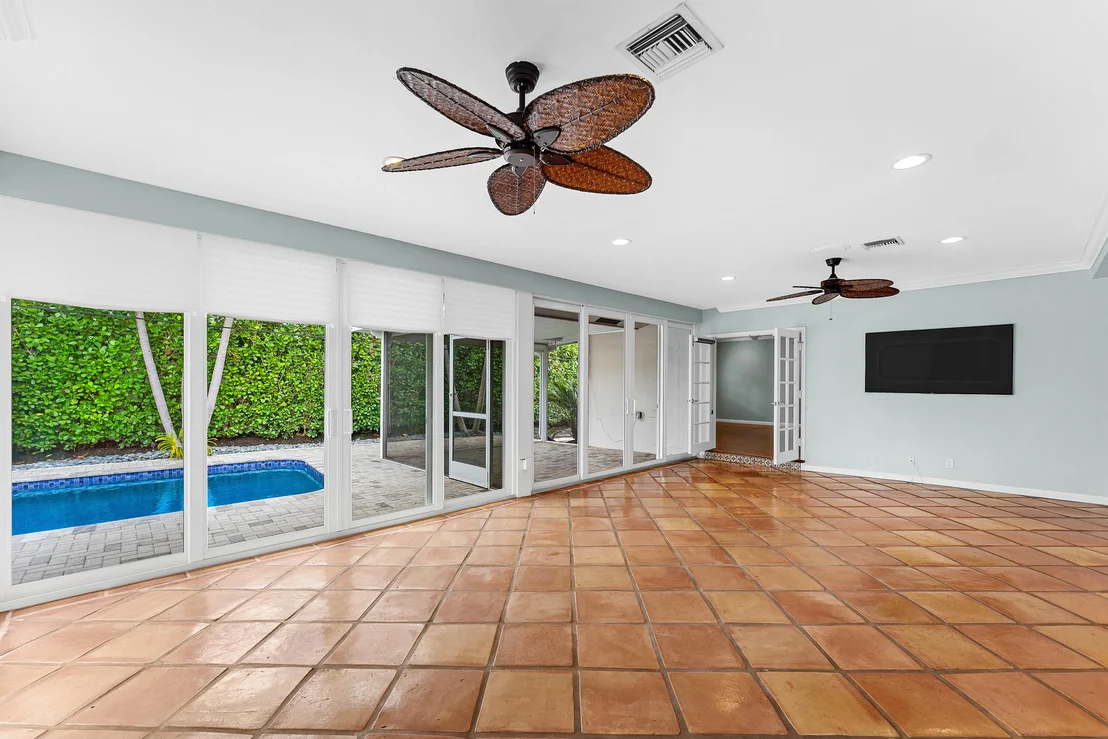 Photo of 947 Seasage Drive