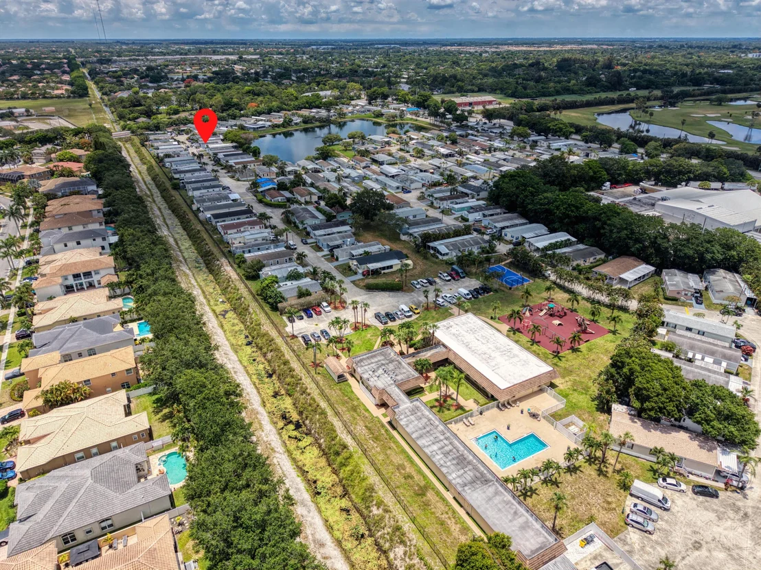 Photo of 141 Plantation Boulevard