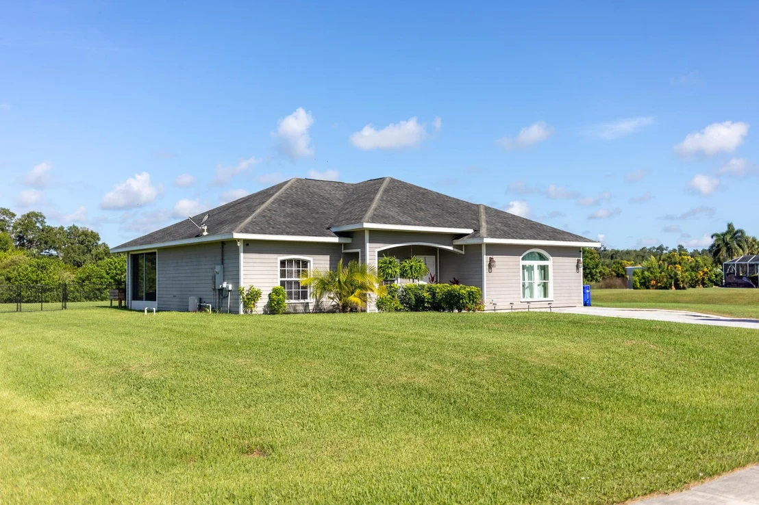 Photo of 1402 SE 12th Drive