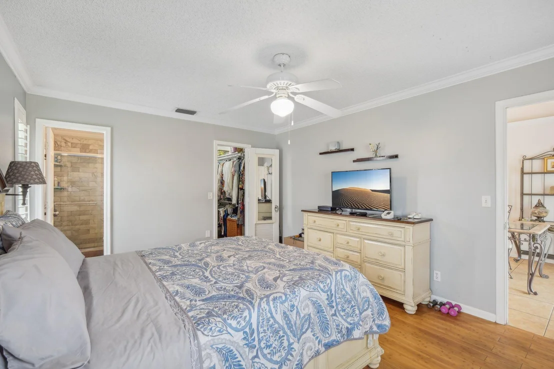 Photo of 3962 Winfield Road