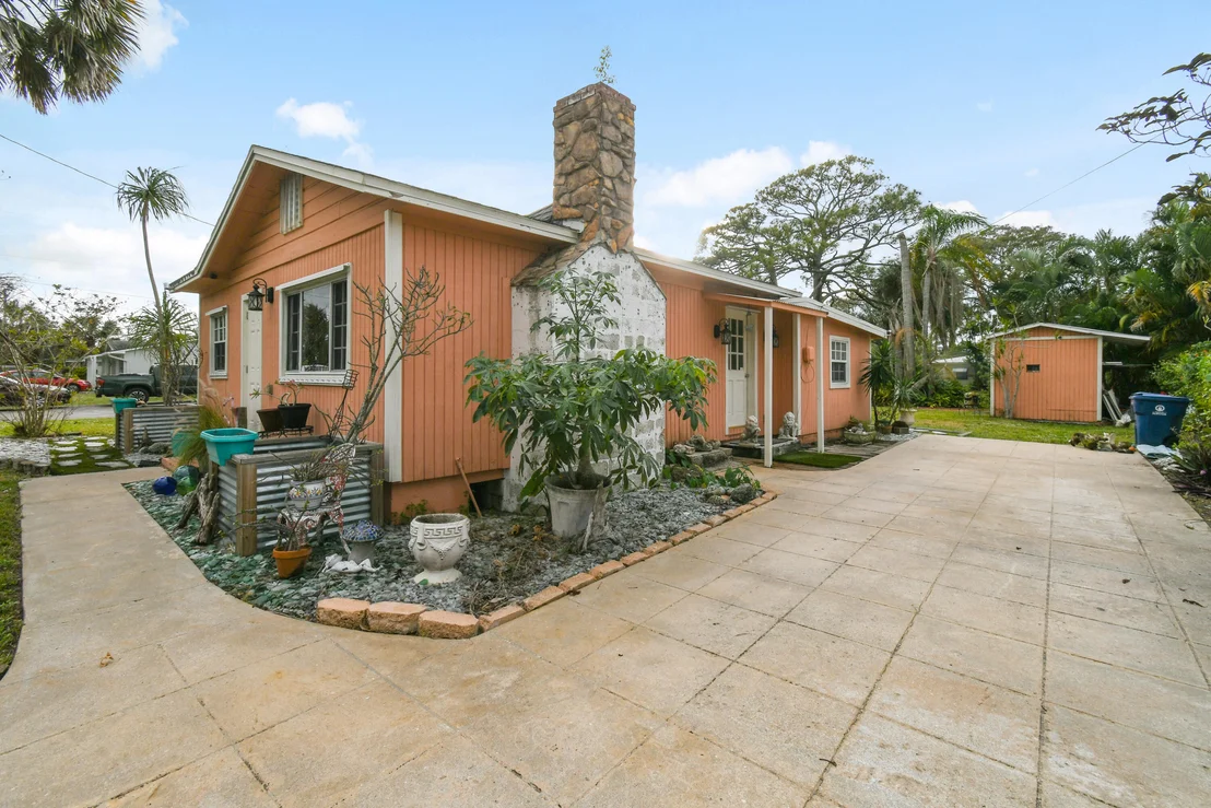 Photo of 302 N Loxahatchee Drive