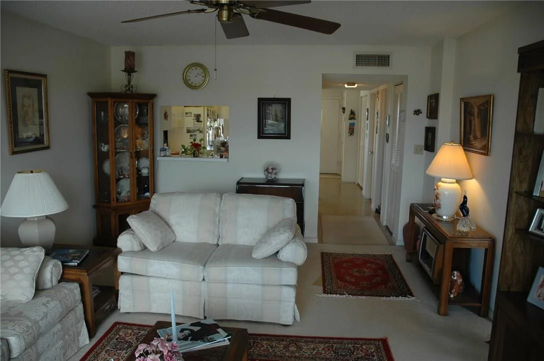Photo of Unit 607 at 2611 N Riverside Drive