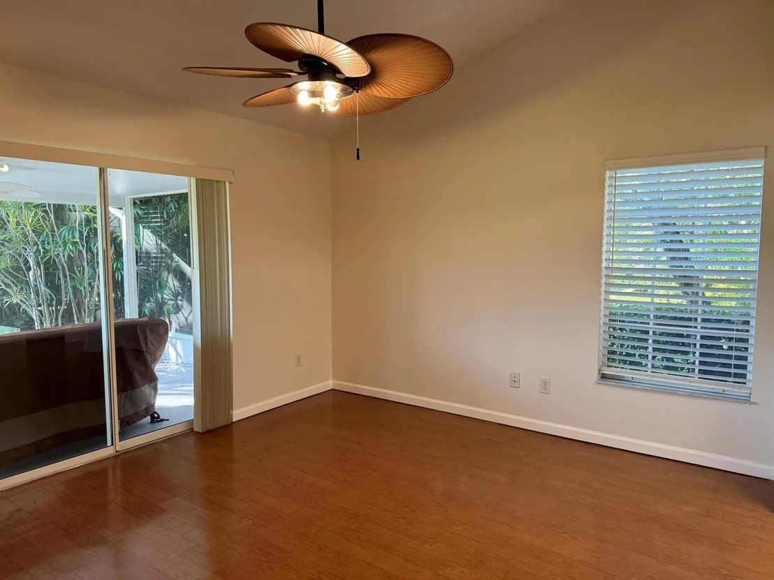 Photo of 295 Moccasin Trail W