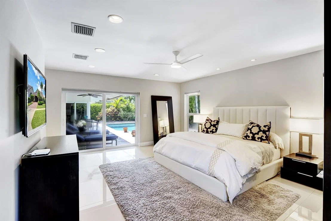 Photo of 3952 Live Oak Boulevard