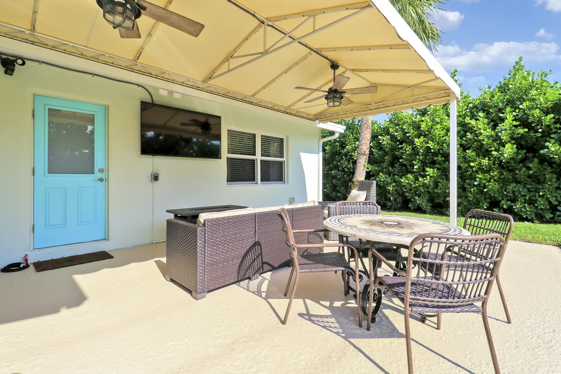 Photo of 424 Ebbtide Drive