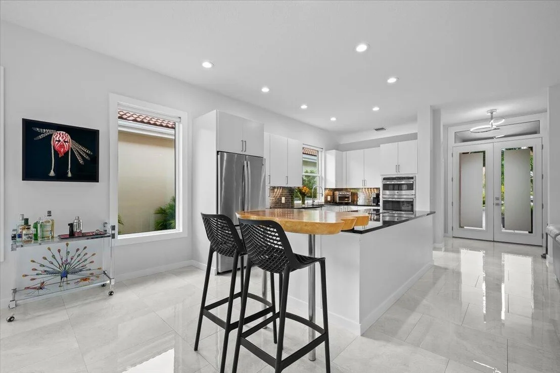 Photo of 169 Hampton Circle