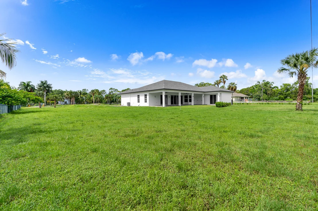 Photo of 17817 Temple Boulevard