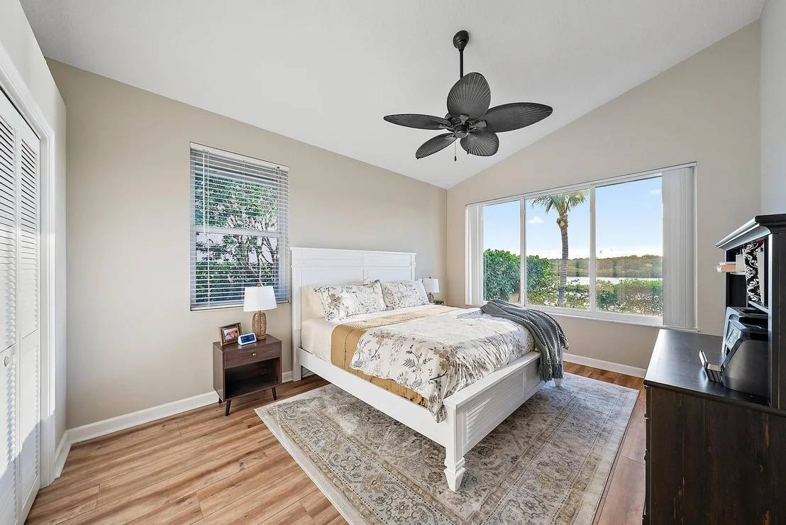 Photo of 8575 SE Water Oak Place