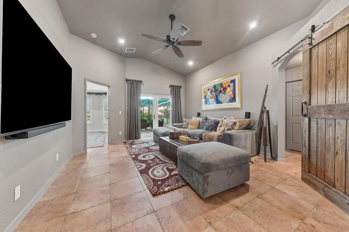 Photo of 5318 VERNIO Lane