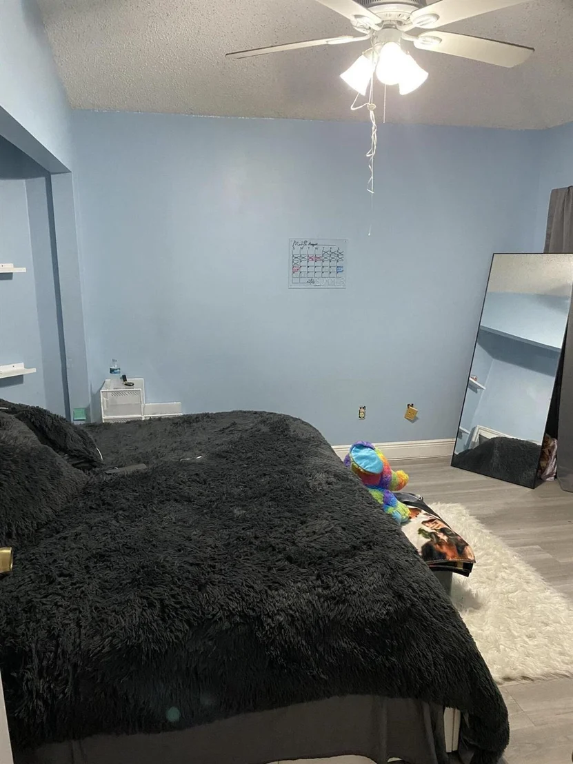 Photo of 7134 Le Chalet Boulevard
