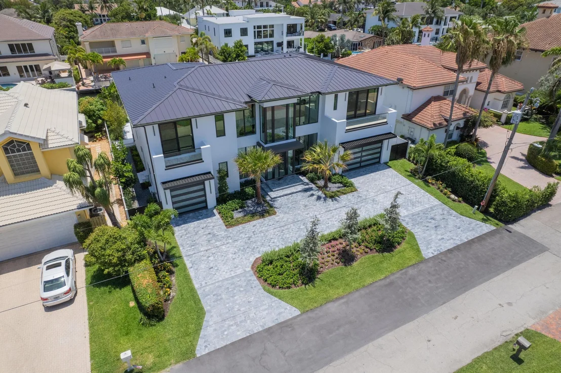 Photo of 948 Banyan Drive