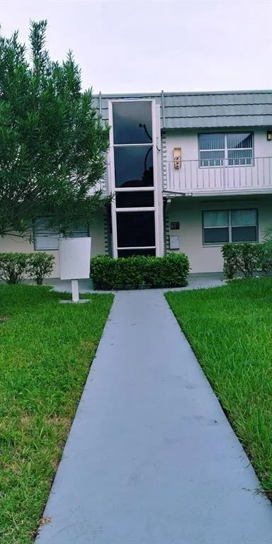 Photo of Unit B at 95 Monaco Boulevard